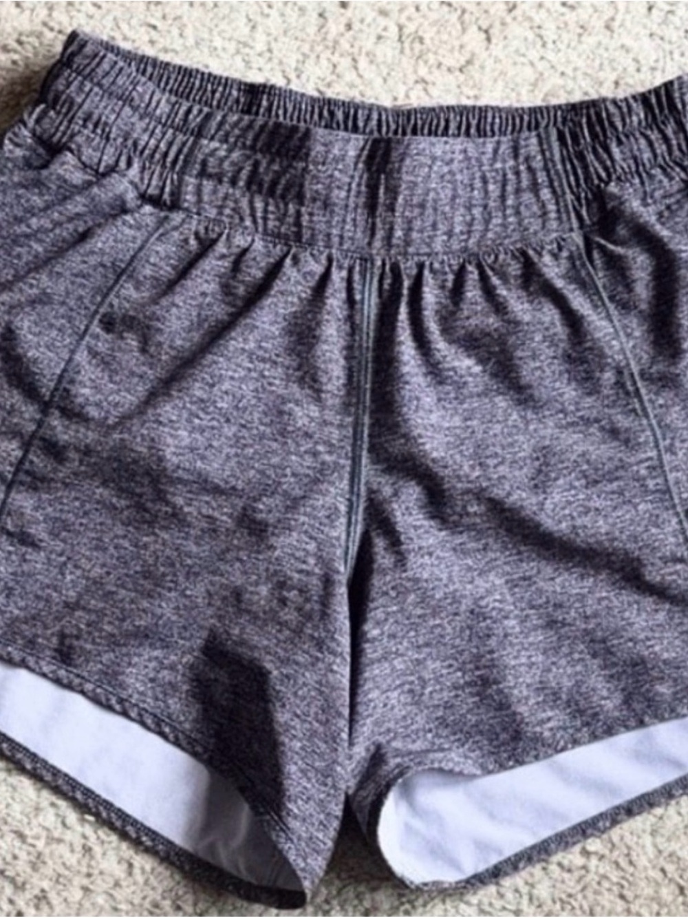 Lululemon Tracker Short V 4” Lined Running Shorts — Size 6 Tall — Gray